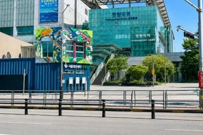 Unclassified image, 3 of 11, button - WECO STAY Cheongnyangni (Seoul)