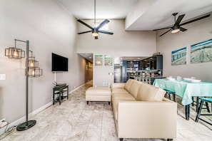 Smart TV - Whitewater Village Charm Oceanfront (Oceanside)