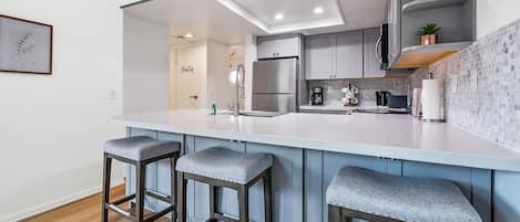 Fridge, microwave, oven, stovetop