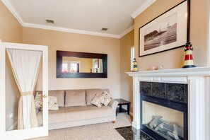 Smart-tv, boeken en een kantoor