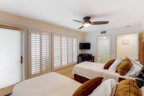 3 bedrooms, iron/ironing board, free WiFi, bed sheets