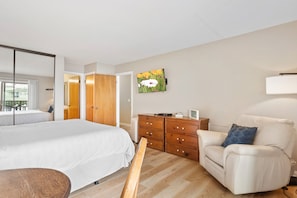 1 habitación, escritorio, tabla de planchar con plancha y wifi gratis 
