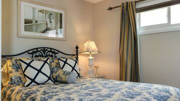 1 bedroom, iron/ironing board, Internet, bed sheets