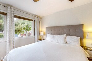 3 soverom, strykejern/-brett, internettilgang og sengetøy