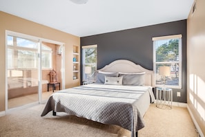 3 bedrooms, desk, iron/ironing board, free WiFi