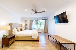 3 slaapkamers, een strijkplank/strijkijzer, gratis wifi, beddengoed