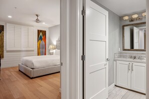 3 bedrooms, free WiFi, bed sheets, wheelchair access - Escape to Neptune Beachfront (La Jolla)