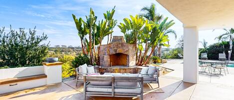 تناول الطعام بالخارج