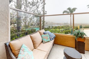 Téléviseur connecté, lecteur de DVD