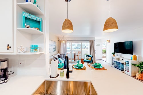 Pacific Street Hideaway Unit 2