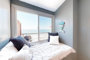 6 bedrooms, iron/ironing board, free WiFi, bed sheets