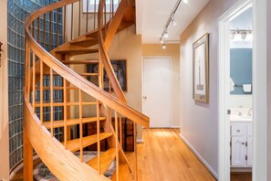 Interior - Sunny Dream Home away from home - With Private Pool & Close to the beach (La Jolla)