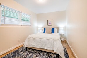 2 chambres, fer et planche à repasser, accès au Wi-Fi (inclus)