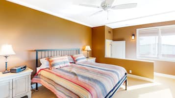 3 bedrooms, iron/ironing board, free WiFi, bed sheets