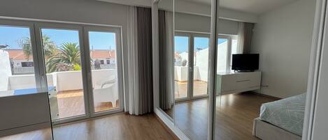 3 Schlafzimmer, Bügeleisen/Bügelbrett, WLAN, Bettwäsche