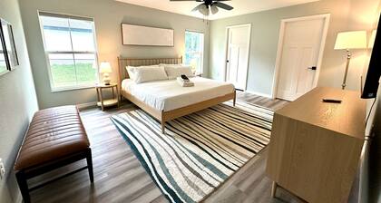 Saddle Oak Retreat; pet-friendly near WEC and more