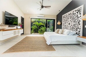 5 Schlafzimmer, Schreibtisch, Bügeleisen/Bügelbrett, kostenloses WLAN