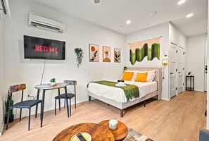 Bureau, fer et planche à repasser, Wi-Fi, draps fournis