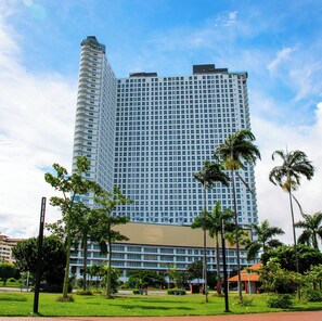 Apartamento, 2 quartos, acessível, vista para a cidade | Fachada