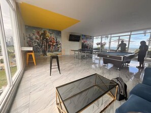 Apartamento, 2 quartos, acessível, vista para a cidade | Sala de jogos