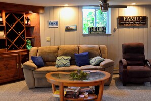 Interior - Lakefront Escape on Highland (Winchester)