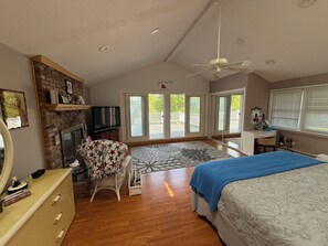 5 habitaciones, tabla de planchar con plancha, wifi y ropa de cama