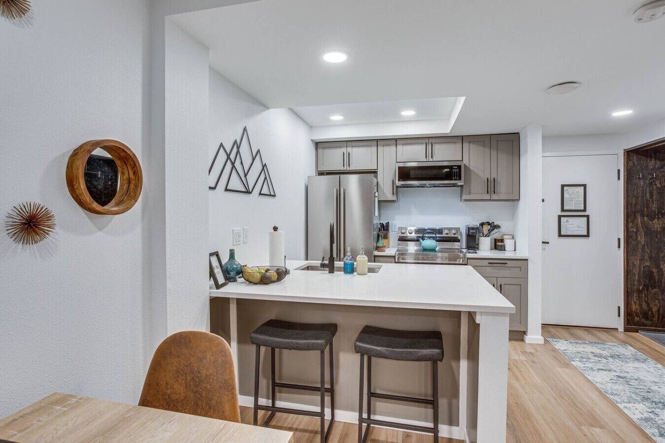 Refrigerador, microondas, horno, placa de cocina