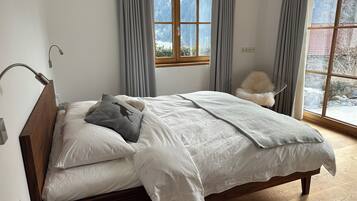 4 Schlafzimmer, Bügeleisen/Bügelbrett, WLAN, Bettwäsche