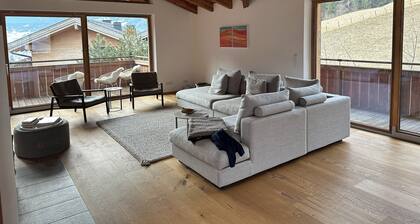 Tranquil Chalet with Mountain Views