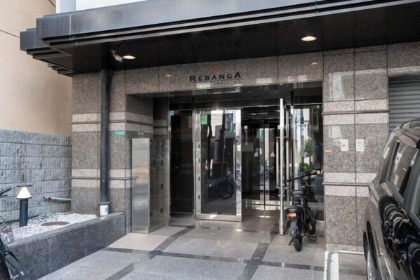 Exterior - REBANGA Juso Apartment (Osaka)