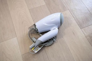 Free toiletries, hair dryer - REBANGA Juso Apartment (Osaka)