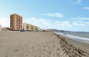 بالقرب من الشاطئ