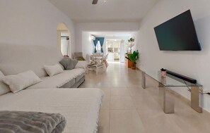 Living area - Beautiful home in Fuengirola with WiFi (Fuengirola)