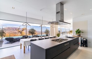 Réfrigérateur, four, plaque de cuisson, lave-vaisselle