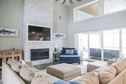 4BR/3BA Waterfront Luxury with Bayou Views near Downtown - The Osprey Nest