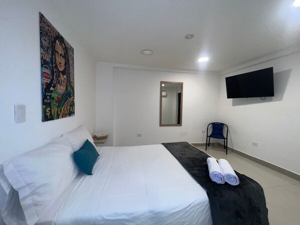 Standard Double Room | Free WiFi, bed sheets