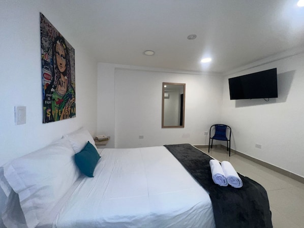 Standard Double Room | Free WiFi, bed sheets