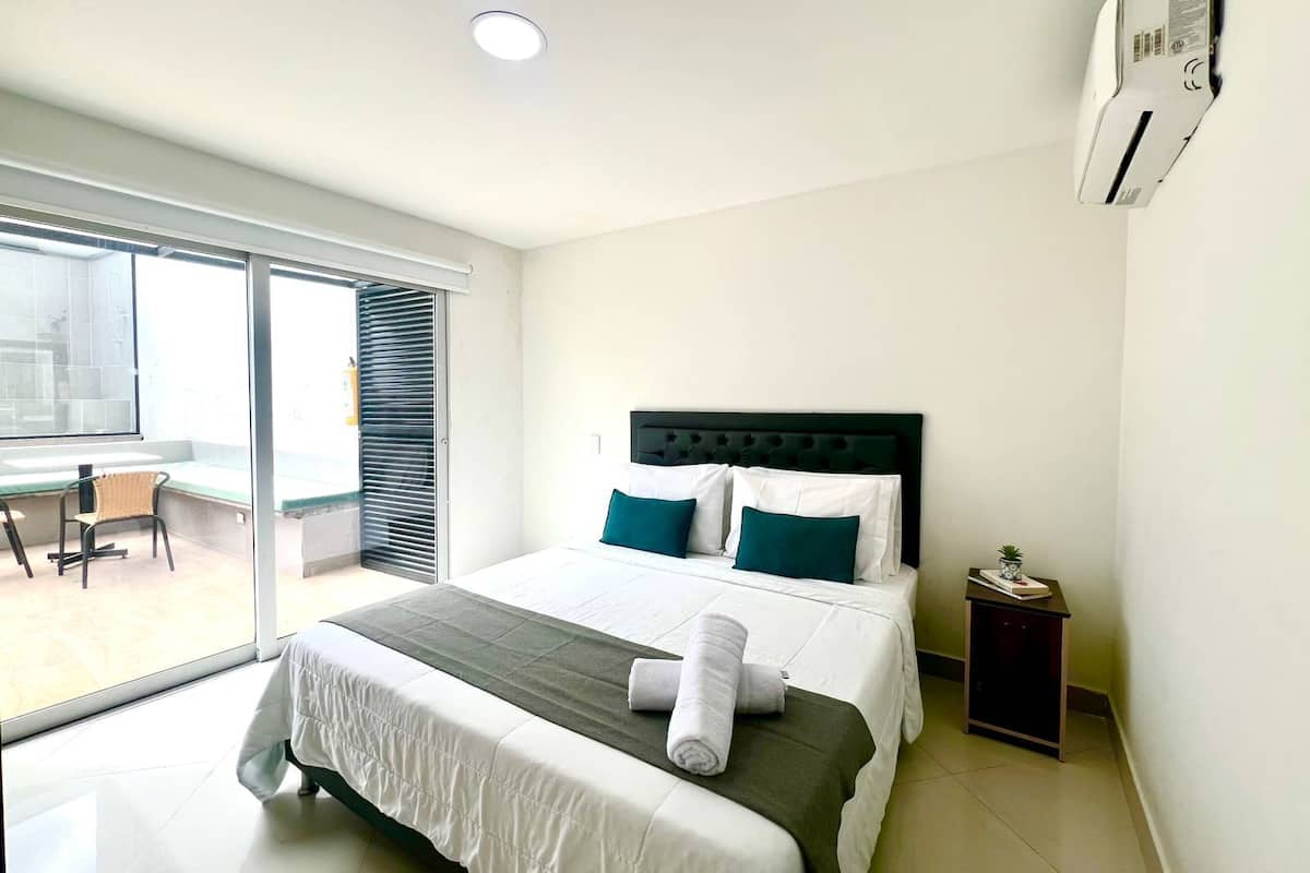 Comfort Double Room | Free WiFi, bed sheets