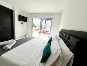 Comfort Double Room | Free WiFi, bed sheets