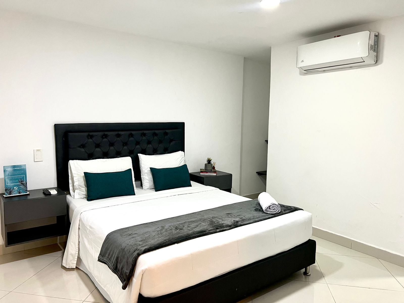 Standard Double Room | Free WiFi, bed sheets