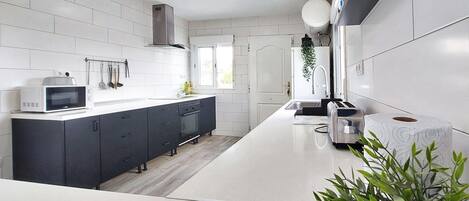 Frigorifero, forno, piano cottura