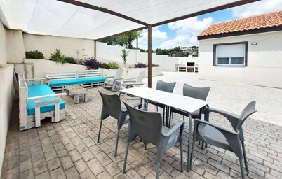 Amazing home in Turís