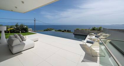 Villa Guindaste I – Modern Villa with Sea View