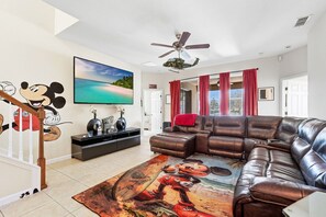 Smart-TV, fotballspill, kontorer og printere