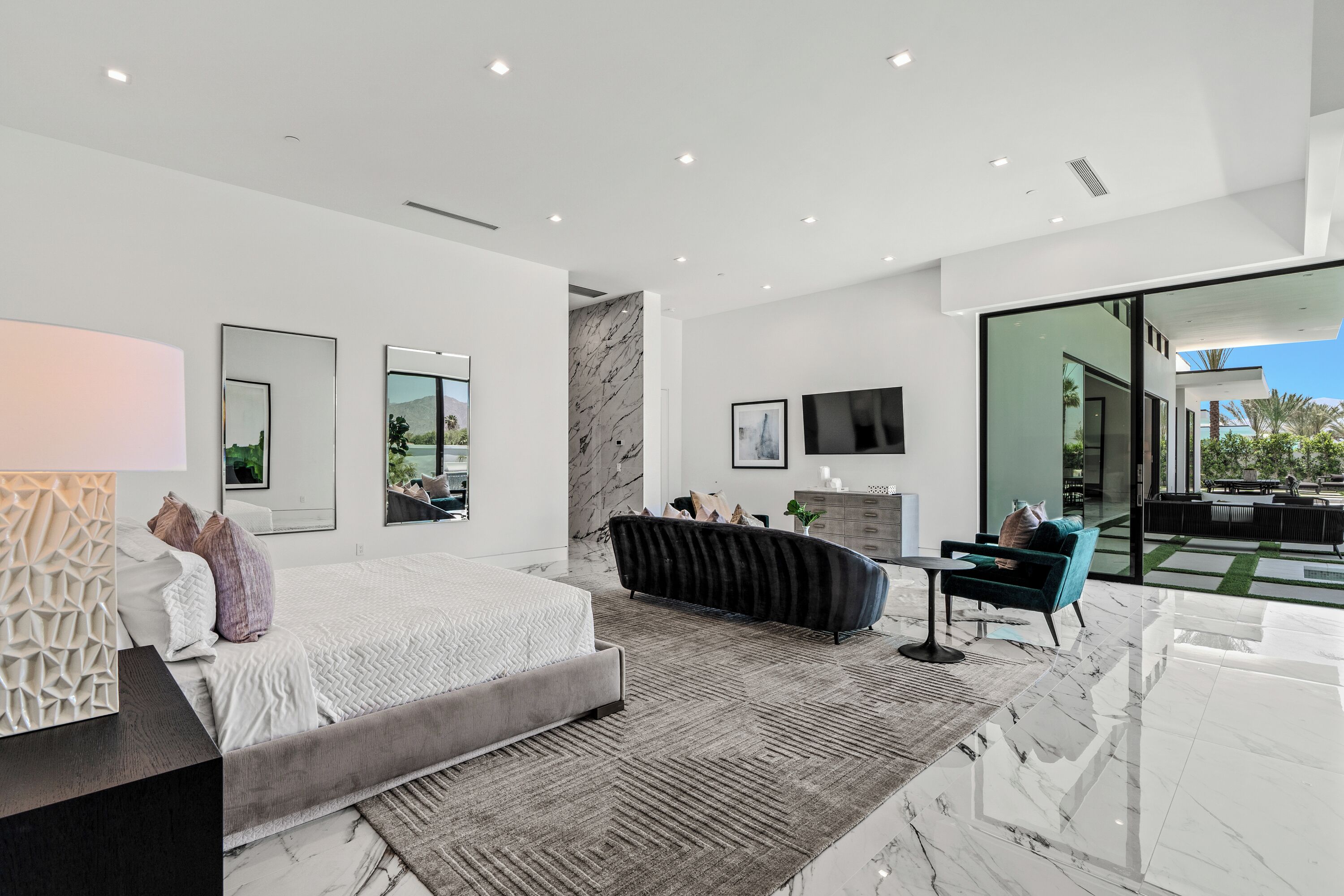 Vila | Meja kerja, ruang kerja ramah laptop, Wi-Fi gratis, dan seprai linen