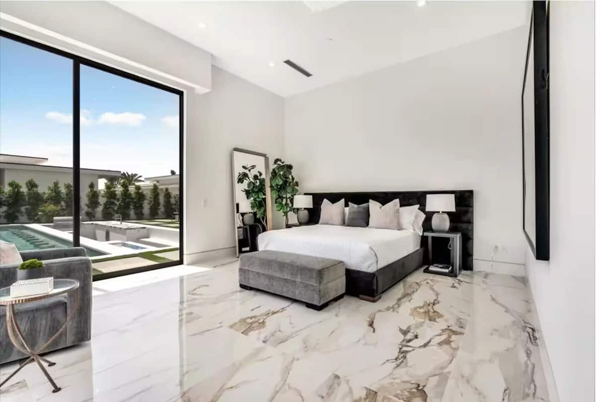 Vila | Meja kerja, ruang kerja ramah laptop, Wi-Fi gratis, dan seprai linen