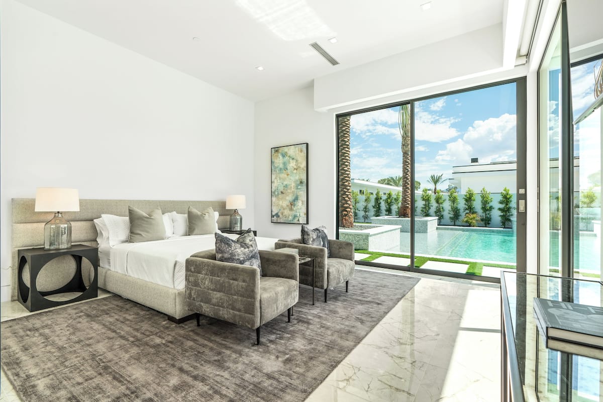 Vila | Meja kerja, ruang kerja ramah laptop, Wi-Fi gratis, dan seprai linen