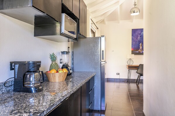 Interior - Tropical Hideaway near the sea, mountain views, salt water pool (Ojochal)