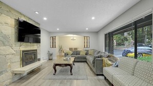 Living area - House in South Surrey (Surrey)