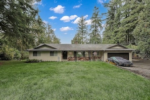 Exterior - House in South Surrey (Surrey)